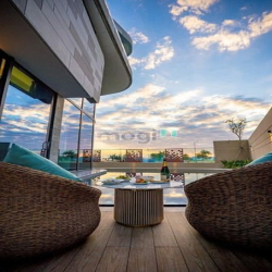 Bán biệt thự 3 tầng full hồ bơi , sổ đỏ lâu dài cách biển 900m