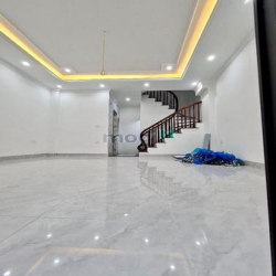 Nhà oto đỗ cửa 30m2*5 Tầng 7.2 tỷ-có thang máy-Phố Lê Lợi-Q. Hà Đông