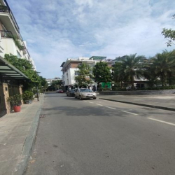 Cho thuê nhà KĐT Romantic Park Tây Hồ. DT 90m, 5 tầng nhà mới, có than