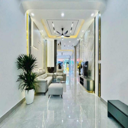 Cần bán gấp Lý Chính Thắng, Võ Thị Sáu, q3, 60m2 3tỷ250, SHR