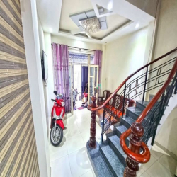 Kẹt Vốn Bán Nhà 2 Lầu Sân Thượng Hẻm 30 LÂM VĂN BỀN. P. TÂN KIỂNG. Q7