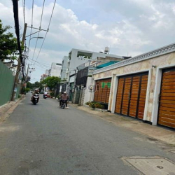 Nhà bán gấp hẻm 8m/ Hương Lộ 2, DT: 4,7 x 21m, cấp 4. Giá: 7,1 tỷ.