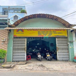 Nhà bán gấp hẻm 8m/ Hương Lộ 2, DT: 4,7 x 21m, cấp 4. Giá: 7,1 tỷ.