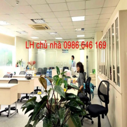 Chủ nhà chothuê 82m2 tại nhà VP 9 tầng số11 TháiHà. Giá 17 triệu/tháng