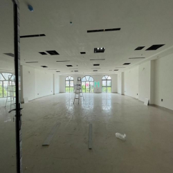 Cho thuê nhà Cầu Giấy, 130m2x 8T thông sàn làm văn phòng, spa