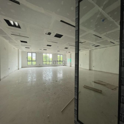 Cho thuê nhà Cầu Giấy, 130m2x 8T thông sàn làm văn phòng, spa