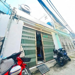 Cần tiền bán gấp nhà cấp 4 hẻm 160 Nguyễn Văn Quỳ, Phú Thuận, Quận 7