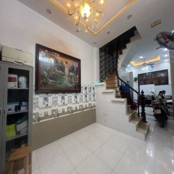Bán nhà 36 m2 x 4 tầng ,Ngõ 189 Nguyễn Văn Cừ ,giá 4,6 tỷ