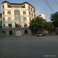 Cho thuê LK Đỗ Đức Dục DT 70m, 5 tầng, Mt 7m, giá 30tr/tháng