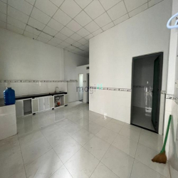 Nhà Thạnh Lộc gần Ngã Tư Ga - Giá 10tr - Dt: 11×22m ( 240m). - Gồm 4pn