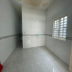 Nhà Thạnh Lộc gần Ngã Tư Ga - Giá 10tr - Dt: 11×22m ( 240m). - Gồm 4pn
