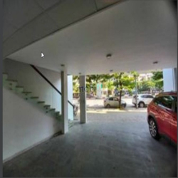 Cho thuê nhà mặt phố MINH KHAI, DT 115m2x4 tầng dưới, Mặt tiền 10m
