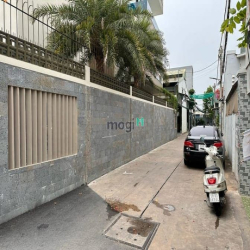 Bán BT góc 2 MT cực đẹp P. linh Đông, Thủ Đức. Ngang 10m, giá 13 tỷ