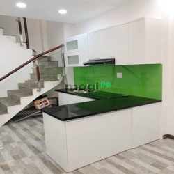 Vỡ nợ bán nhà 1t1l Tạ Quang Bửu 65m2 Giá 980tr shr