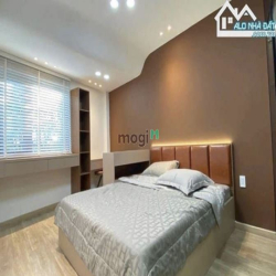 HÀNG NGỘP đ.Nguyễn Biểu, p.1,q.5 giá 3tỷ100tr/70.5m2 thuê 18tr/th SHR