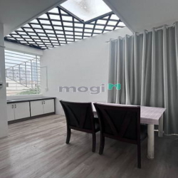Cho thuê Penhouse 1PN cửa sổ thoáng mát Đ.Nguyễn Cửu Vân, Q.Bình Thanh