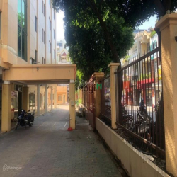 Cho thuê tòa nhà 2mt 60x20 đường Nguyễn Trọng Tuyển, P.2, Tân Bình