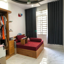 Nhà 6mx20m 3 Tầng gần ĐH Văn Lang (có 16 phòng CT)