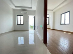 Căn Hộ 1 Phòng Ngủ, Ban Công Riêng, Full Nội Thất ngay Thống Nhất