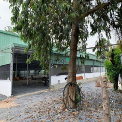 Cho thuê xưởng dt 1800m2 giá 70tr 1/Ql1A Phường Thạnh Lộc