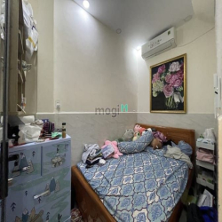 Bán nhà Nguyễn bặc ngay chợ phạm văn Hai