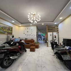 Bán nhà Nguyễn bặc ngay chợ phạm văn Hai