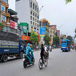 Mặt phố Giải Phóng - 200m2 x 2 tầng - MT 6m - Xây Buiding cực đỉnh