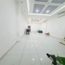 Cho thuê Mặt tiền Hoàng Văn Thụ, Phường 4, Quận Tân Bình.