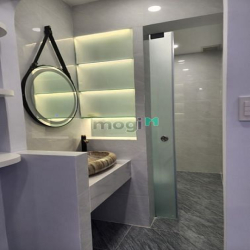 Giảm 9.6 tỷ còn 7.5 tỷ TL nhà 6 lầu Quận 3 diện tích 4.2x12.1