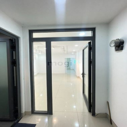 Mặt Bằng 4x25 mặt tiền Lê Văn Sĩ có phòng ngủ riêng Phù hợp làm Spa