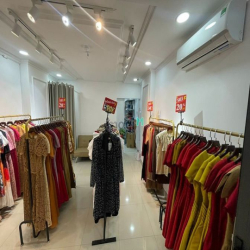 Mặt Bằng 4x25 mặt tiền Lê Văn Sĩ có phòng ngủ riêng Phù hợp làm Spa