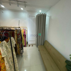 Mặt Bằng 4x25 mặt tiền Lê Văn Sĩ có phòng ngủ riêng Phù hợp làm Spa