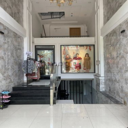 Mặt Bằng 4x25 mặt tiền Lê Văn Sĩ có phòng ngủ riêng Phù hợp làm Spa