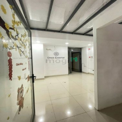 Mặt Bằng 4x25 mặt tiền Lê Văn Sĩ có phòng ngủ riêng Phù hợp làm Spa