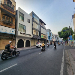 170tr! Cho thuê 2MT trước sau Đ. Hồ Văn Huê Q. PN – 6x30m hầm 7 Lầu TM
