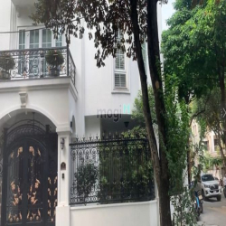 Cần bán căn Biệt Thự trong khu đô thị Yên Hoà -khu Lão thành cách mạng