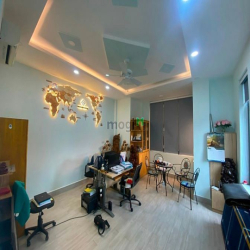 Bán Biệt Thự KDC Gia Hoà Quận9 DT 133m2 giá 16 tỷ sổ hồng alo em Nhi ạ