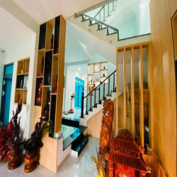 Bán Biệt Thự KDC Gia Hoà Quận9 DT 133m2 giá 16 tỷ sổ hồng alo em Nhi ạ