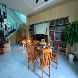 Bán Biệt Thự KDC Gia Hoà Quận9 DT 133m2 giá 16 tỷ sổ hồng alo em Nhi ạ