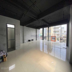 Tòa building VP mặt tiền Bến Thành, hơn 1.000m2 - số 90 Lê Thị Riêng,