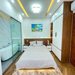 Nhà 2 MT, Thang Máy 450Kg, Đg Lê Đức Thọ, DT:4.2X16m, Lửng, 4Lầu, S/Tg