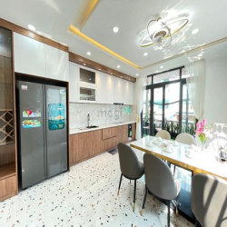 Nhà 2 MT, Thang Máy 450Kg, Đg Lê Đức Thọ, DT:4.2X16m, Lửng, 4Lầu, S/Tg