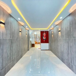 Nhà 2 MT, Thang Máy 450Kg, Đg Lê Đức Thọ, DT:4.2X16m, Lửng, 4Lầu, S/Tg