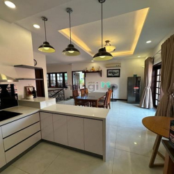 Cho thuê villa 4 phòng ngủ, full nội thất Đường 20, p. Bình An, quận 2