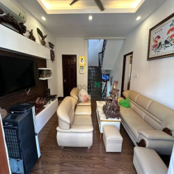Cho thuê villa 4 phòng ngủ, full nội thất Đường 20, p. Bình An, quận 2