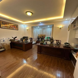 Cho thuê villa 4 phòng ngủ, full nội thất Đường 20, p. Bình An, quận 2