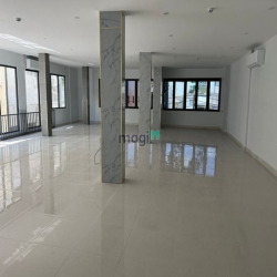 Giá siêu RẺ 160tr! Cho thuê MT Trần Quang Khải Q1 - 9*22m 7 Lầu MỚI