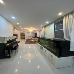 Cho thuê Penthouse Star Hill - Phú Mỹ Hưng, 306 m2, 4PN, full nội thất