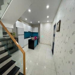 Bán nhà hẻm 6m Trường Sa, Quận 3. DT 4,5x14m 4 Tầng. Chỉ 10 tỷ
