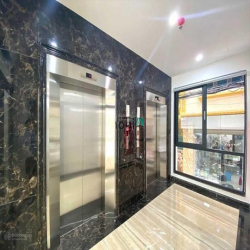Cho thuê VĂN PHÒNG phố QUAN HOA, 190m2 x 9 tầng, Mặt tiền 10m